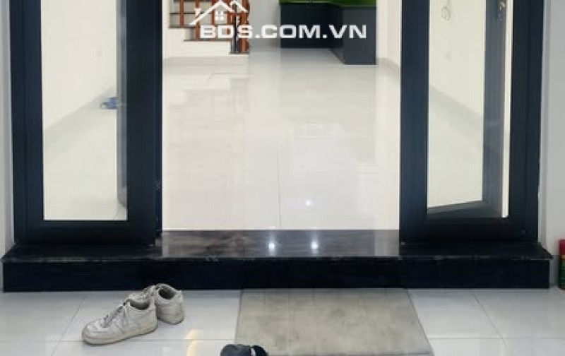  Hiếm. Nhà Thạch Bàn - Long Biên Xây Mới 5 Tầng Giá Tốt